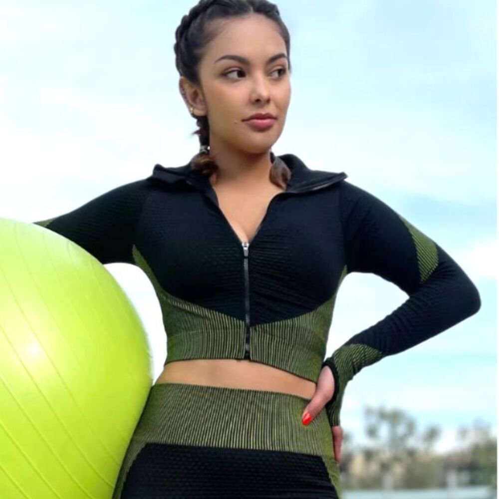 Chynna Dolls Fitness Jacket Cropped Zip Up Activewear Green Black Small READ